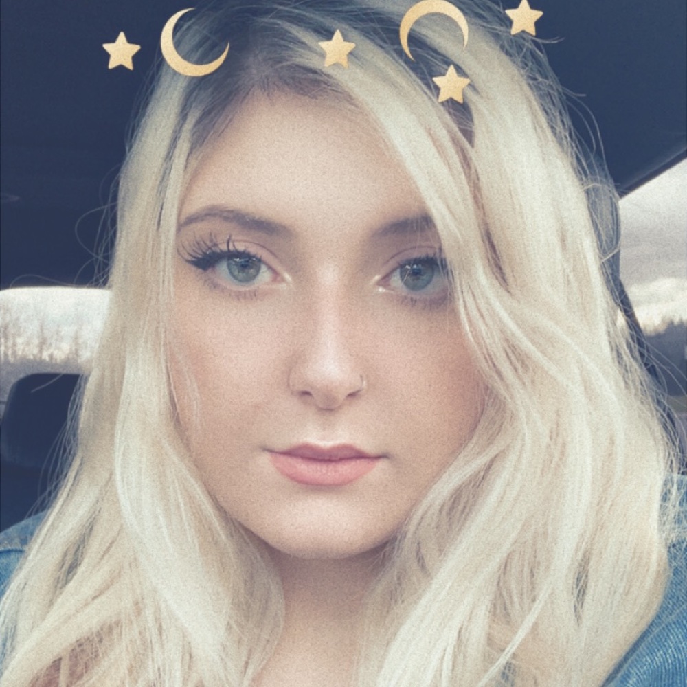 Meet your Posher, Emily